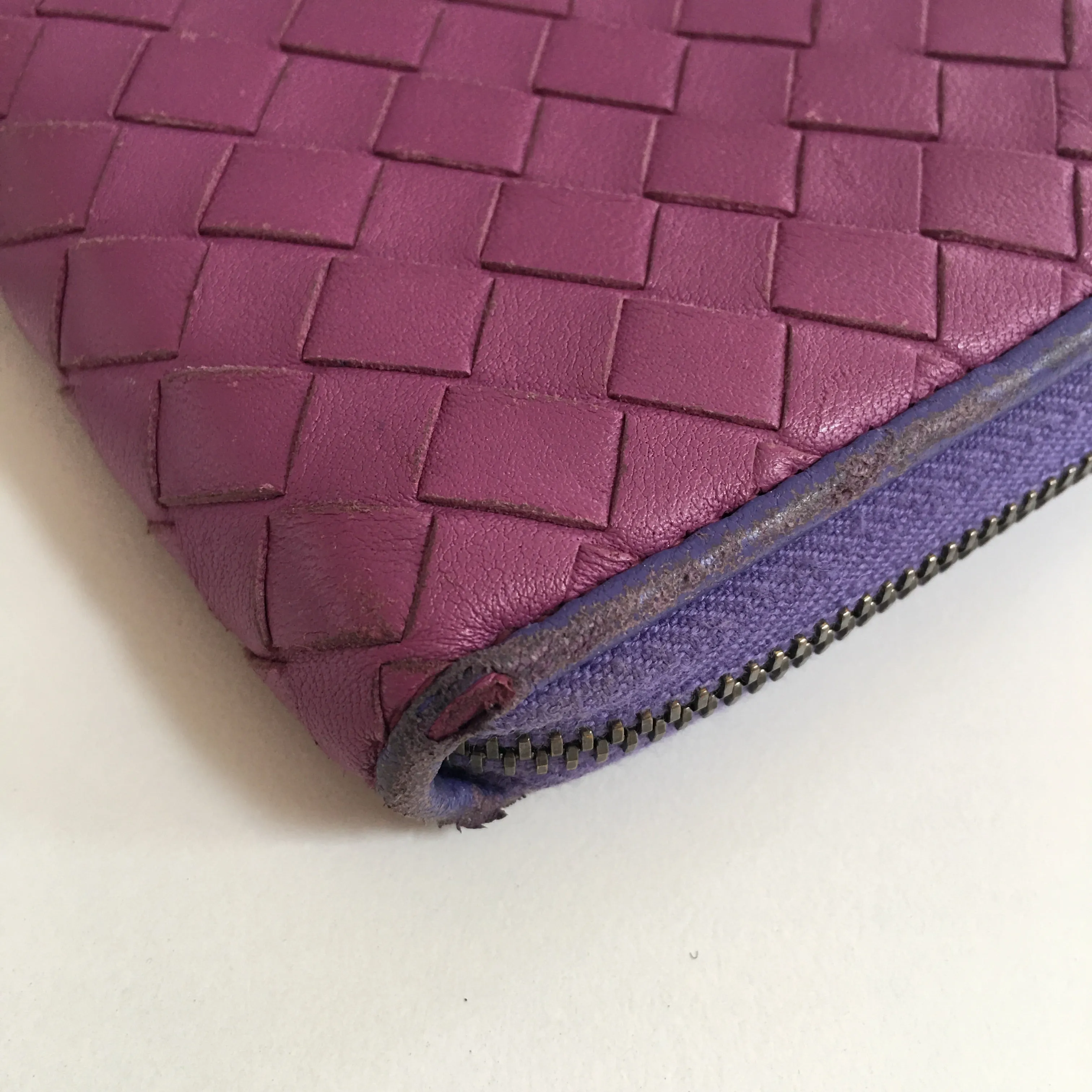 BOTTEGA VENETA Wallet in Purple Leather