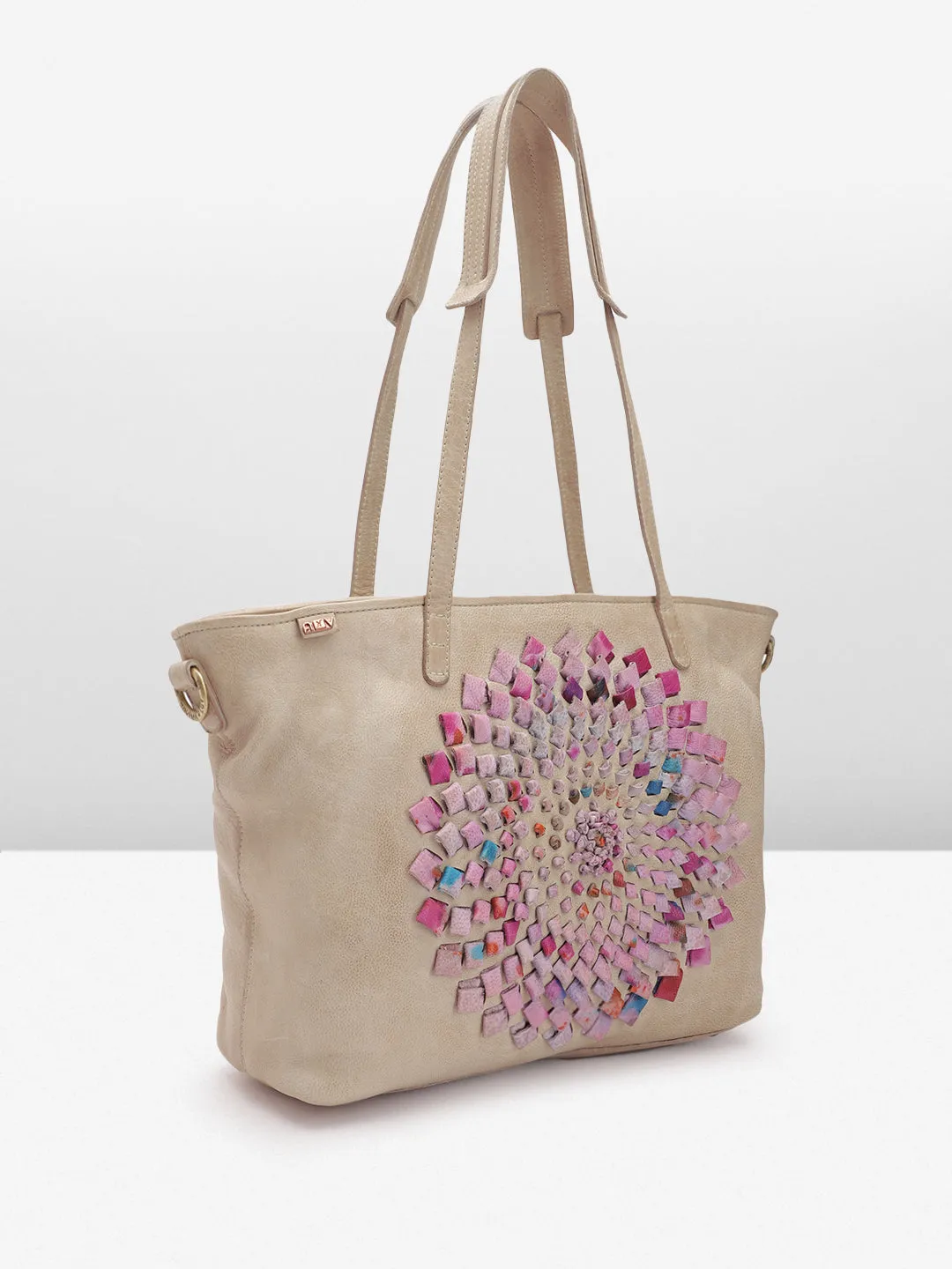 Glory: Elevate Your Look with Our Beige Leather Shoulder Bag By Art N Vintage