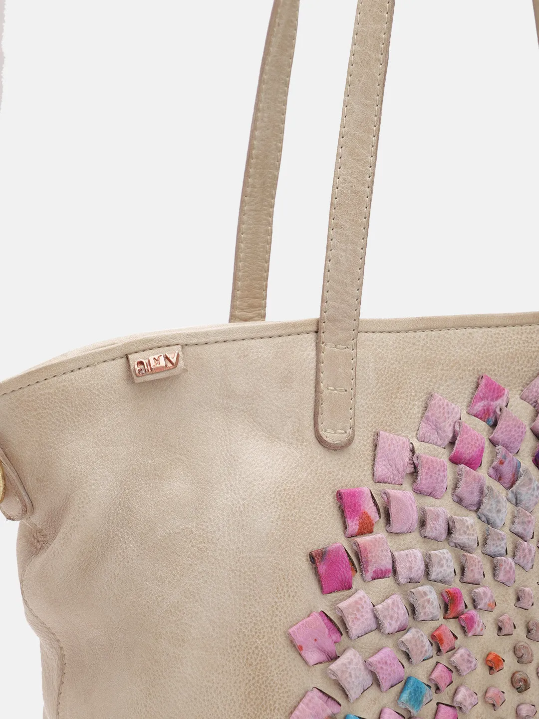 Glory: Elevate Your Look with Our Beige Leather Shoulder Bag By Art N Vintage