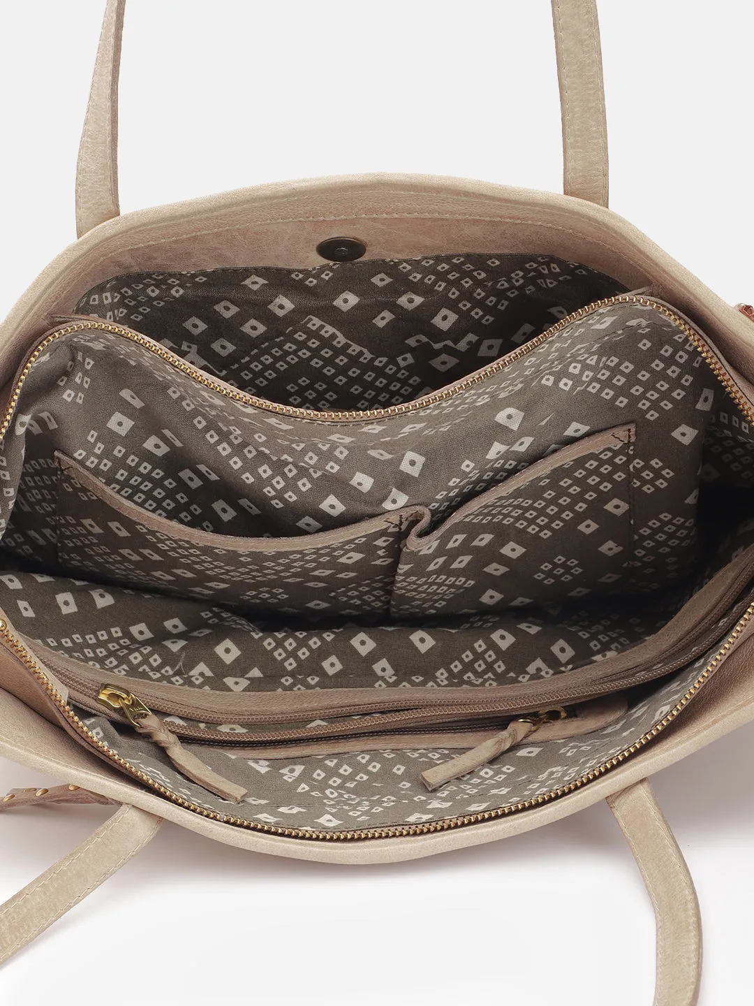 Glory: Elevate Your Look with Our Beige Leather Shoulder Bag By Art N Vintage