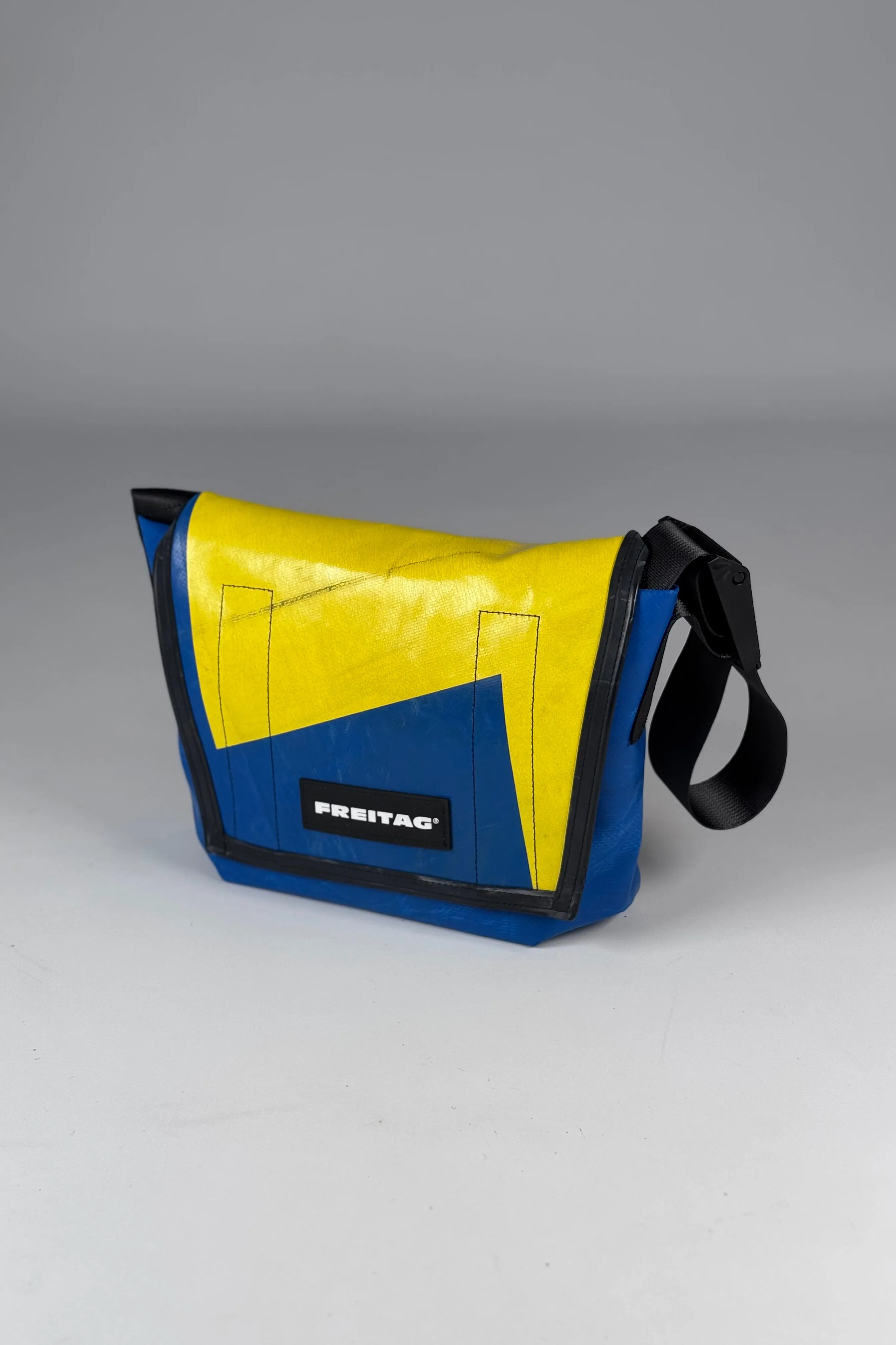 LASSIE F11 Messenger Classic S