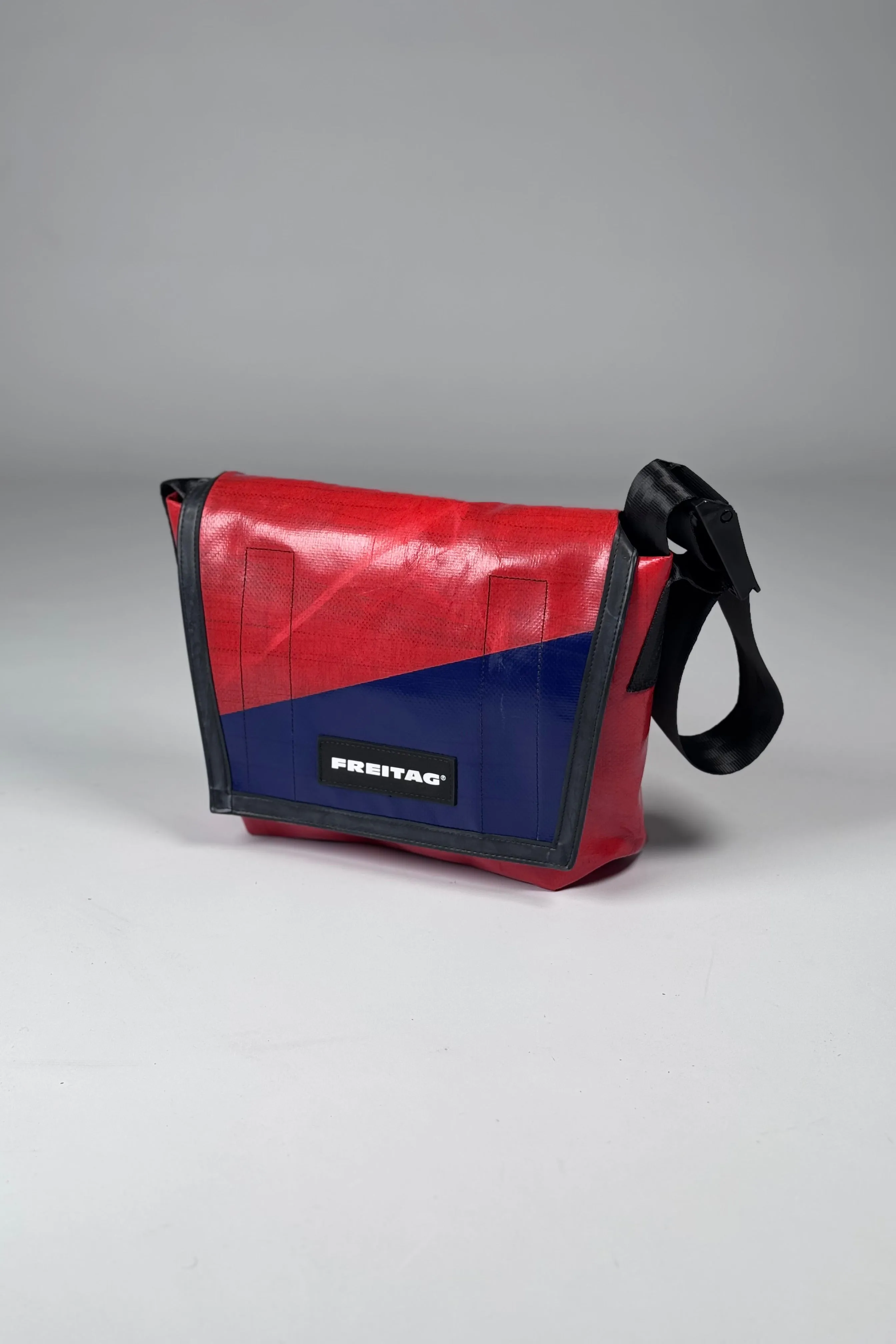 LASSIE F11 Messenger Classic S