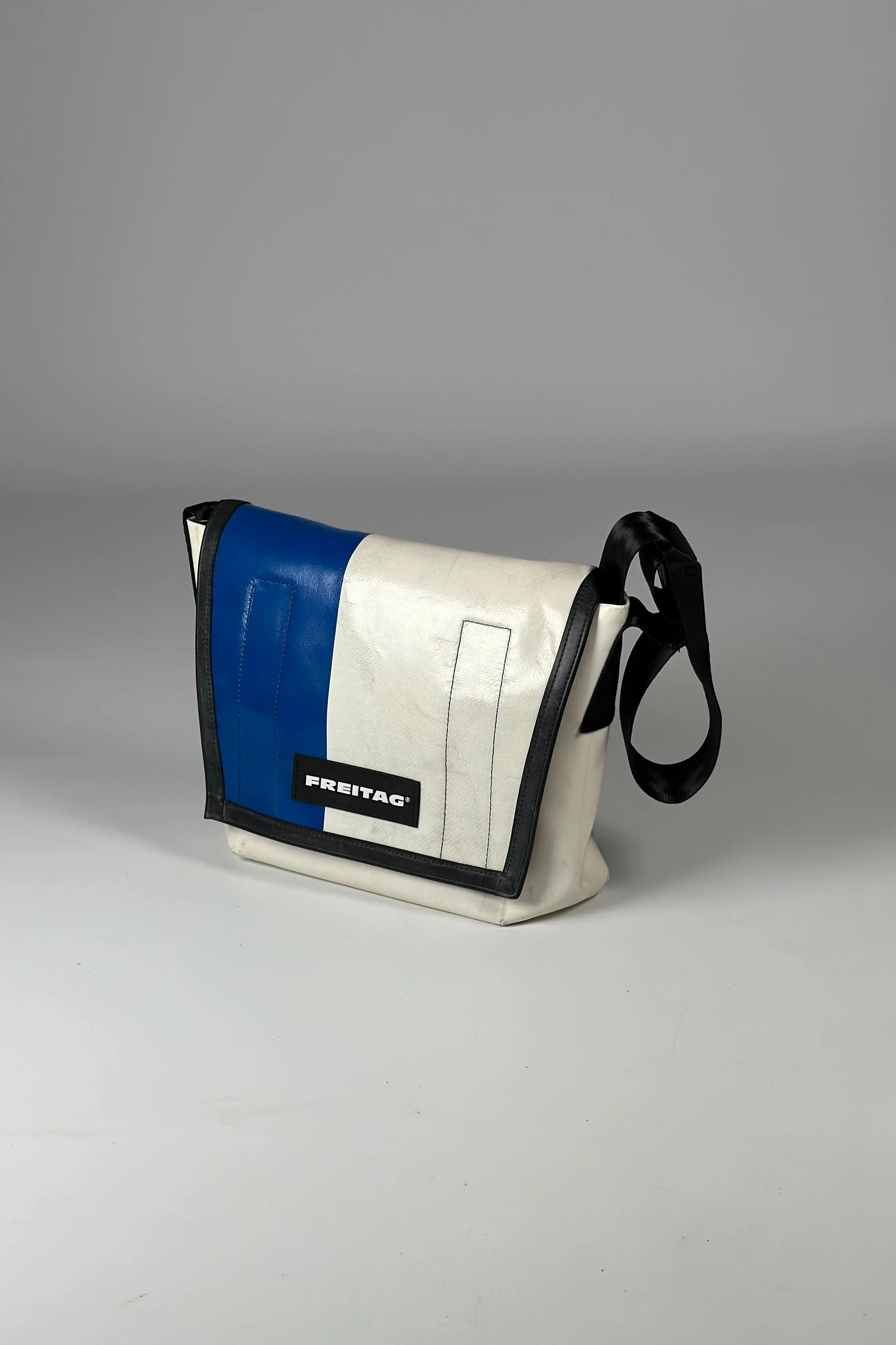 LASSIE F11 Messenger Classic S