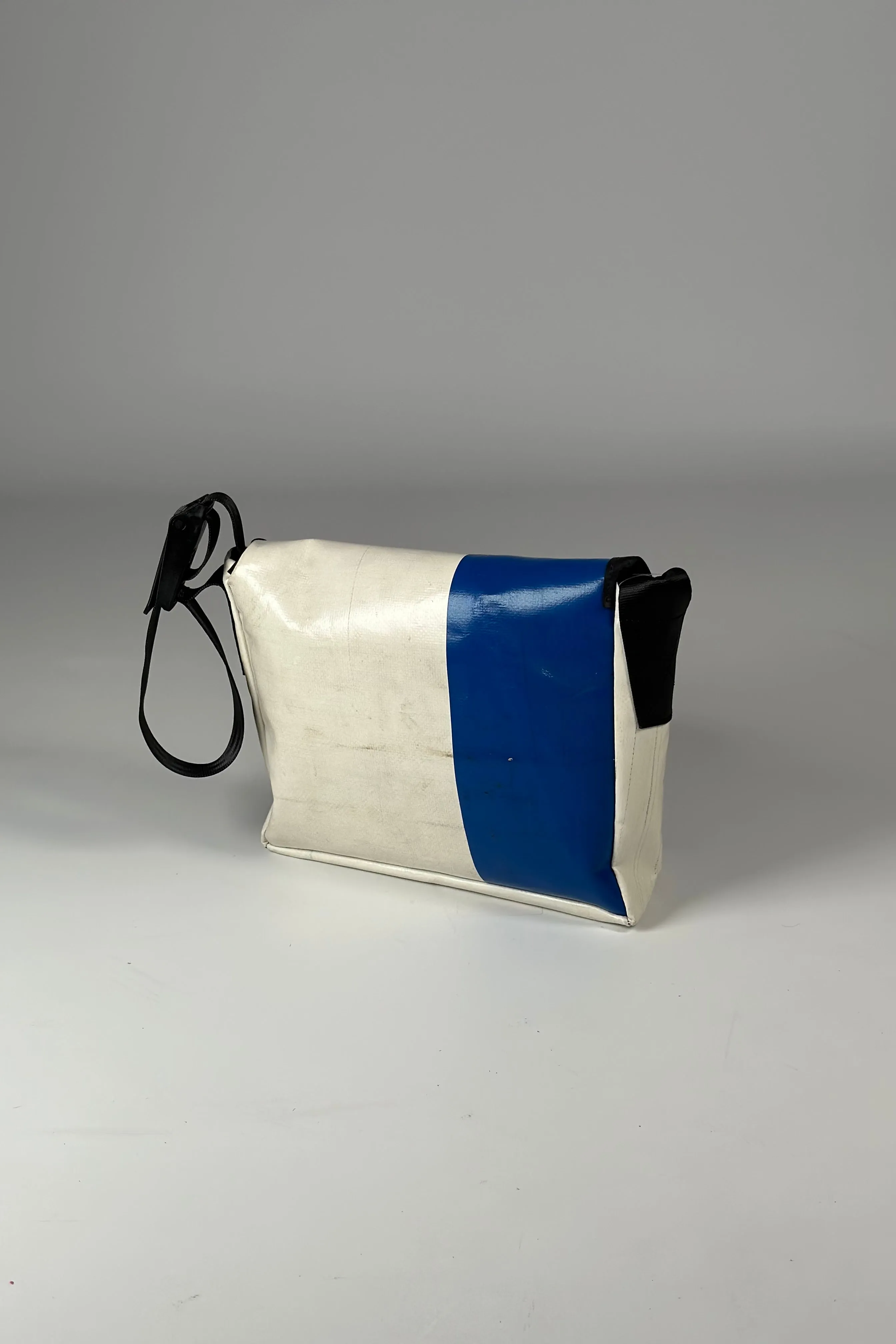 LASSIE F11 Messenger Classic S