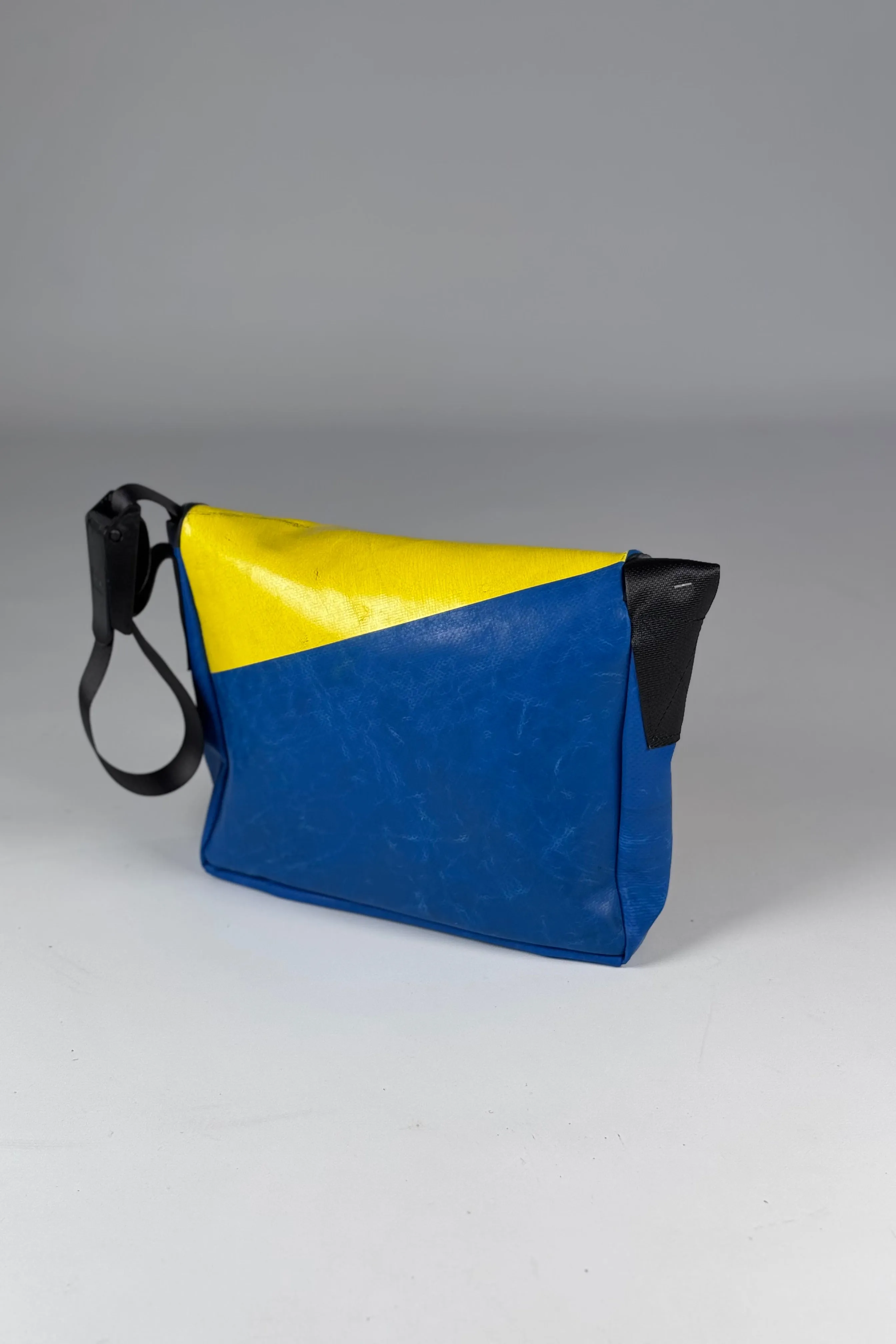 LASSIE F11 Messenger Classic S