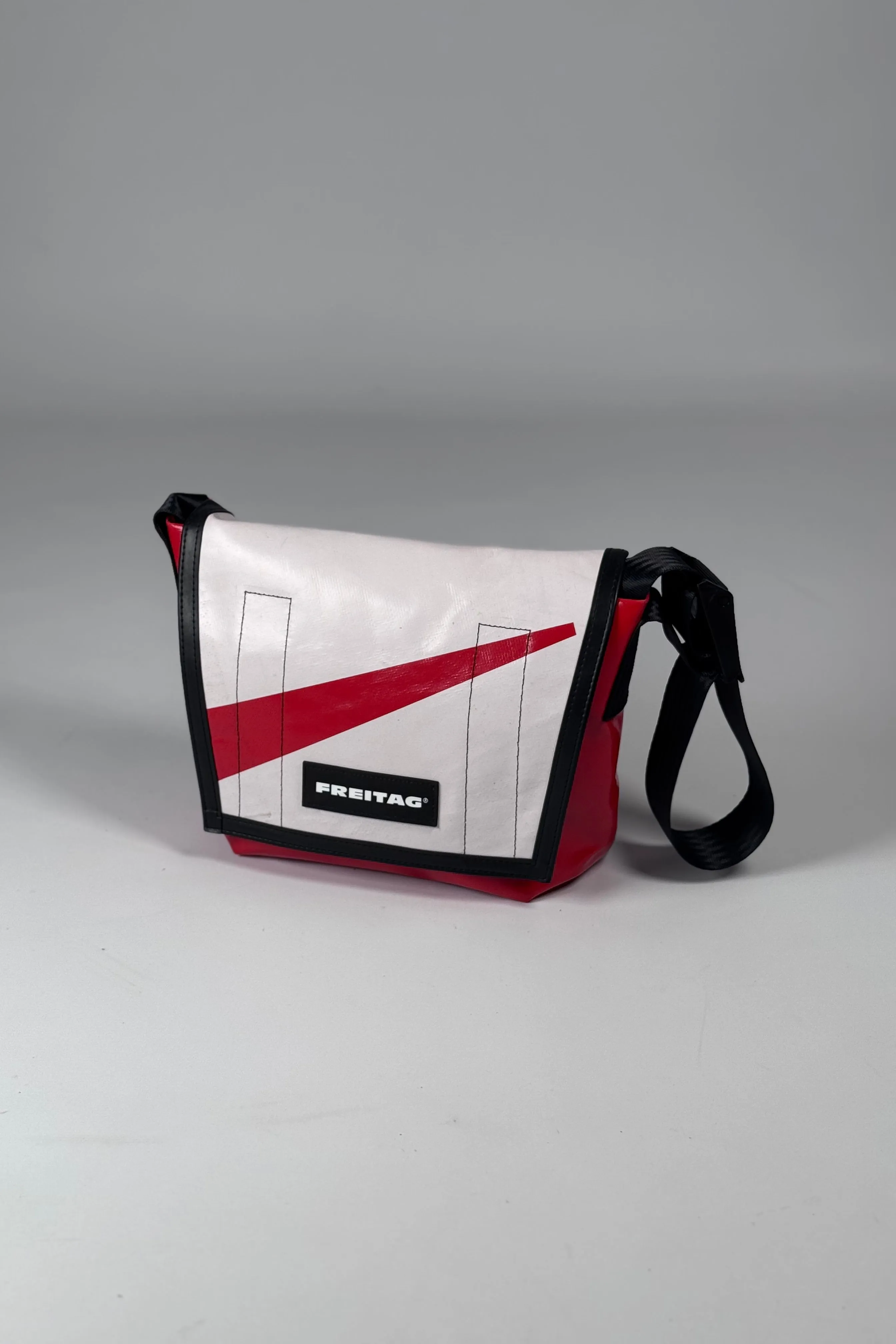 LASSIE F11 Messenger Classic S