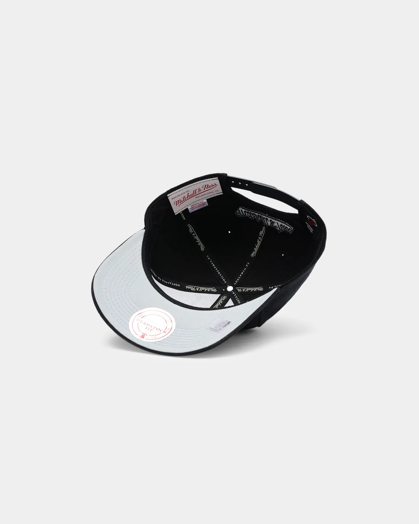 Mitchell & Ness Miami Heat Finals History Deadstock Snapback Black
