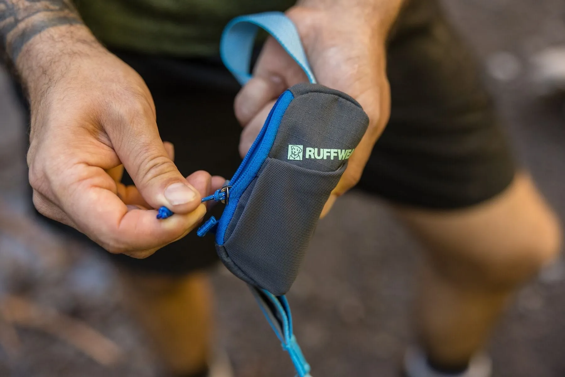 Ruffwear Stash Bag Mini convenient pick-up bag