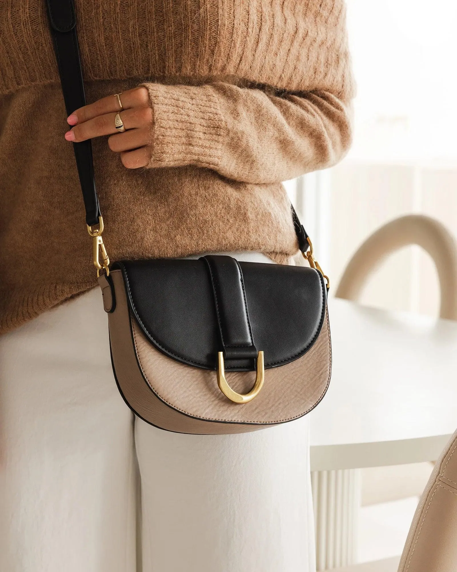 SCARLETT CROSSBODY BAG