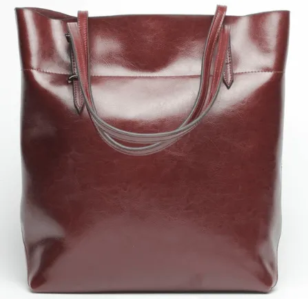 THE MUST HAVE  LEATHER TOTE
